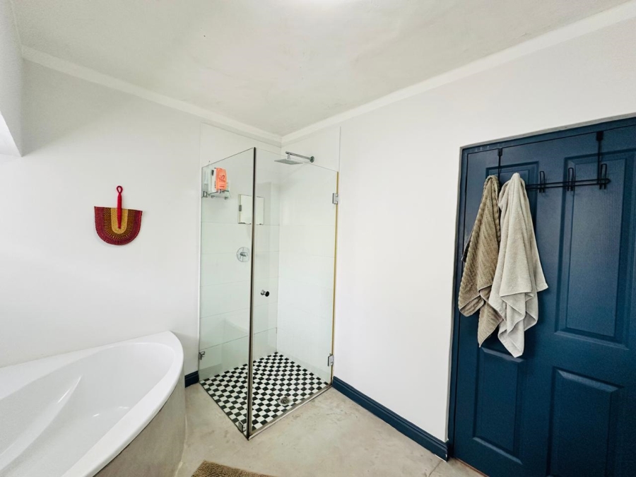 3 Bedroom Property for Sale in Sea Point Western Cape